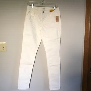 NWT - junior white Miss denim pants.